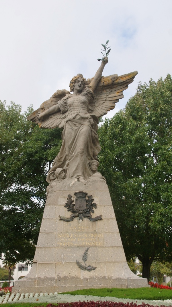 Photo Les Sables-d'Olonne - la statue