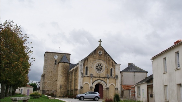 Photo Saint-Georges-de-Pointindoux - église Saint Georges