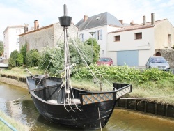 Photo paysage et monuments, Talmont-Saint-Hilaire - le bateau