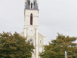 Photo paysage et monuments, Vairé - église Saint Pierre