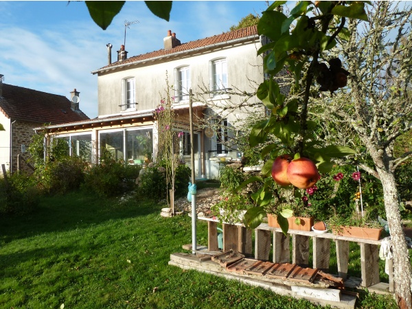 Photo Saint-Sulpice-Laurière - notre maison et les dernières pommes reinettes