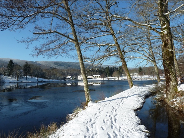 Photo Saint-Sulpice-Laurière - étang de la Papeterie St Sulpice Laurière froid