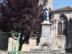 Photo paysage et monuments, Attigny - le monument aux morts