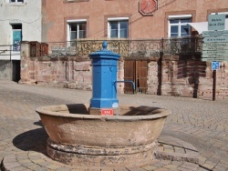 Photo paysage et monuments, Bruyères - la fontaine