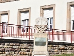 Photo paysage et monuments, Charmois-l'Orgueilleux - le monument aux morts