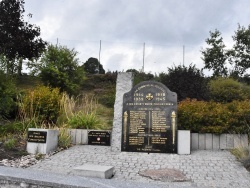 Photo paysage et monuments, Cleurie - le monument aux morts