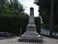 Photo paysage et monuments, Girecourt-sur-Durbion - le monument aux morts