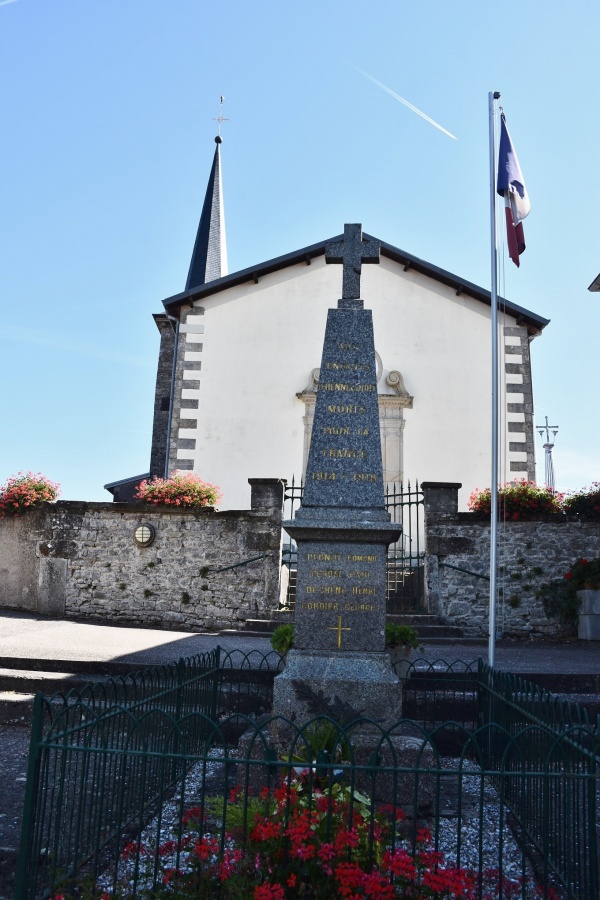 Photo Hennecourt - le monument aux morts