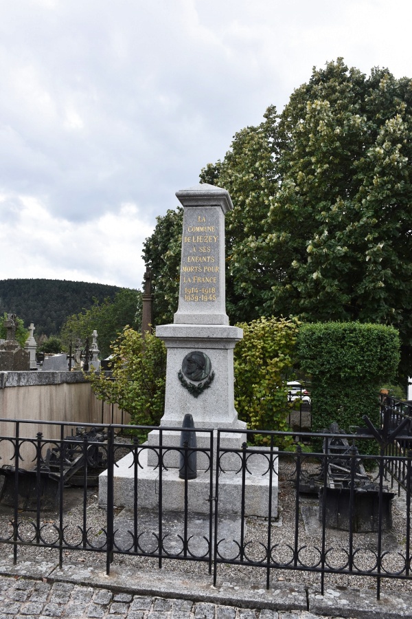 Photo Liézey - le monument aux morts