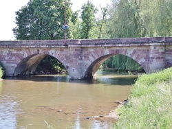 Photo paysage et monuments, Monthureux-sur-Saône - le pont