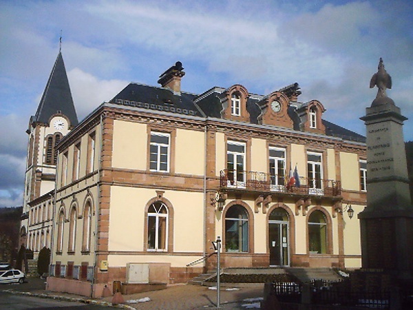 Photo Plainfaing - Mairie et  Eglise de Plainfaing
