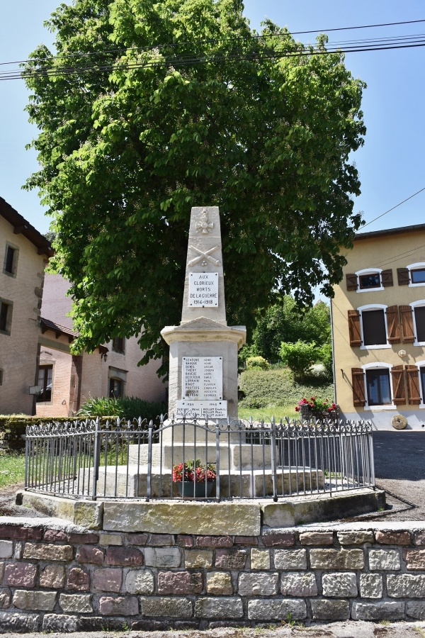 Photo Provenchères-lès-Darney - le monument aux morts