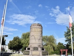 Photo paysage et monuments, Saint-Dié-des-Vosges - le monument aux morts