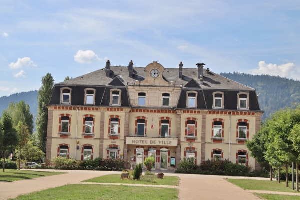 Photo Saint-Étienne-lès-Remiremont - la Mairie