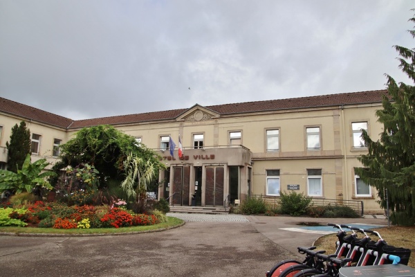 Photo Thaon-les-Vosges - la Mairie