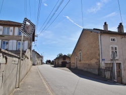 Photo paysage et monuments, Ville-sur-Illon - le village