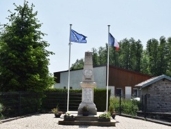 Photo paysage et monuments, Viviers-le-Gras - le monument aux morts