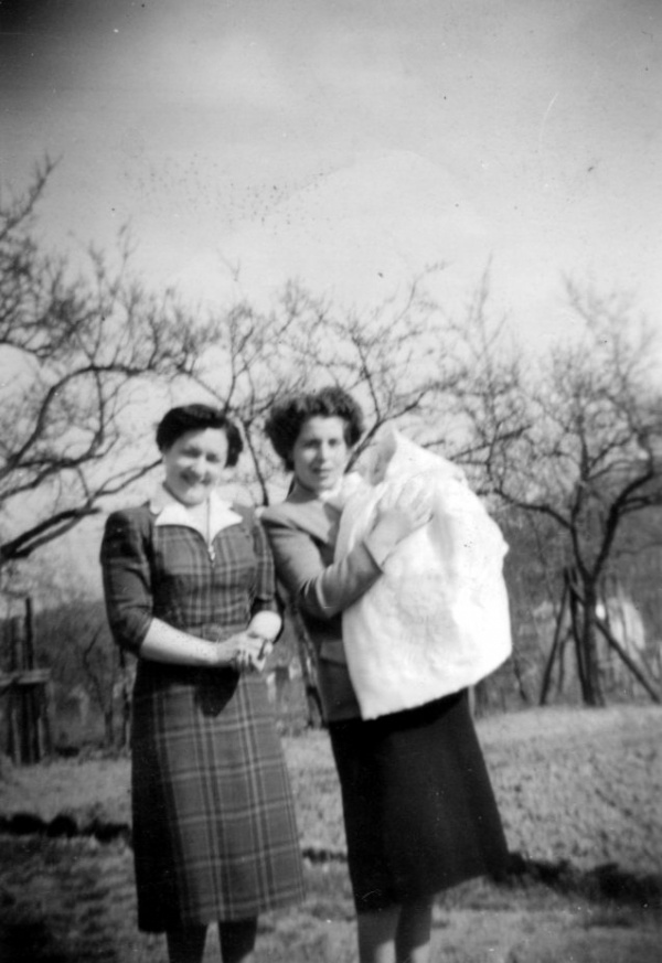 Photo Les Voivres - Andrée en 1954