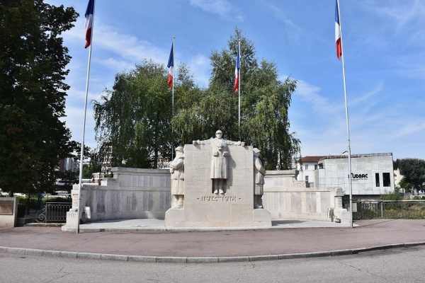 Photo Xertigny - le monument aux morts