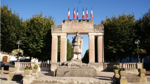 Photo Avallon - monument aux morts