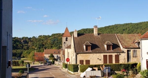 Photo Domecy-sur-Cure - Le Village A Cure