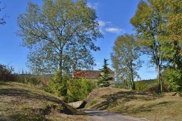 Photo Pierre-Perthuis - la commune