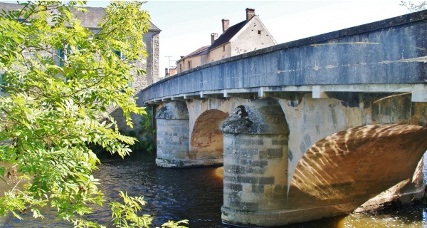 Photo Saint-Père - Pont sur La Cure