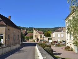 Photo paysage et monuments, Vault-de-Lugny - Le Village
