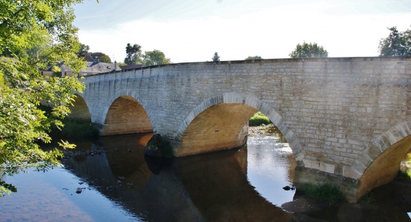 Photo Vault-de-Lugny - Pont sur Le Cousin
