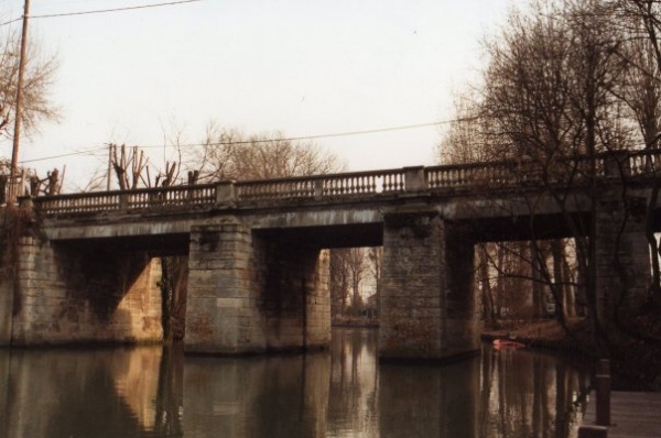 Pont Noël bord de Marne