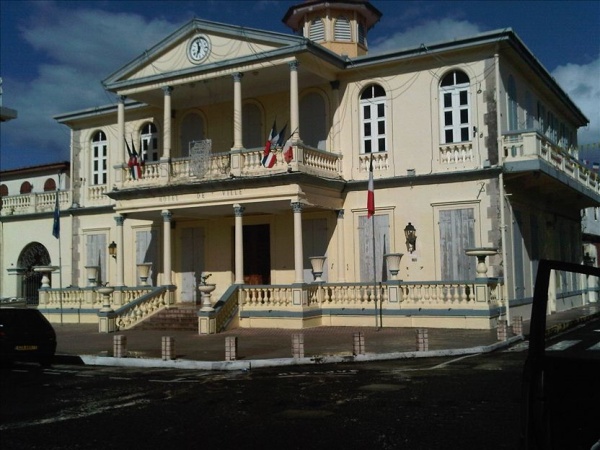 Photo Basse-Terre - La mairie de Basse-terre en 2013